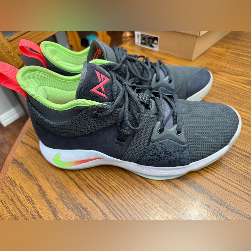 PG 2 Hot Punch Nike Zoom 10.5M